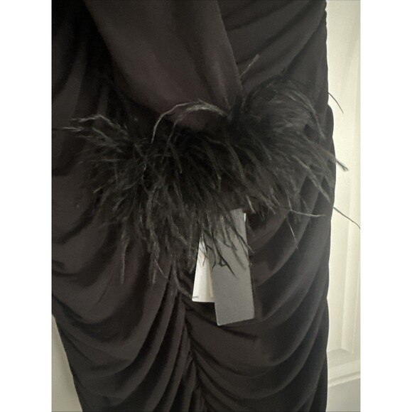 City Studios Women's Plus Size One-Shoulder Feather-Cuff Gown Dress Black 18W - Picture 11 of 12